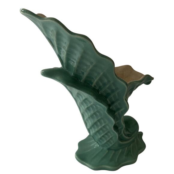 Vintage Redwing Vase, Shell Design, Green Glaze 4x7xH-10.5, Art Deco - EUC - Picture 2 of 9